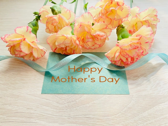 母の日に実用的なプレゼント!フェイススチーマーでリラクゼーション