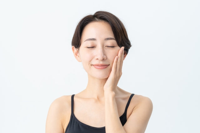 フェイススチーマー使用時は目を閉じる?使い方や効果を解説