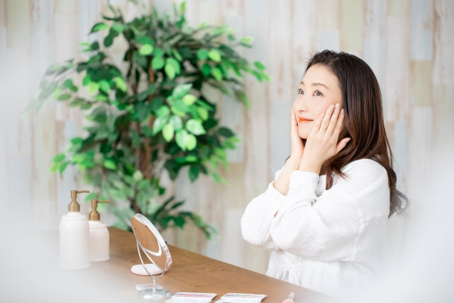 スチーマーは洗顔前・洗顔後どちらに使う?効果や使用タイミングを解説