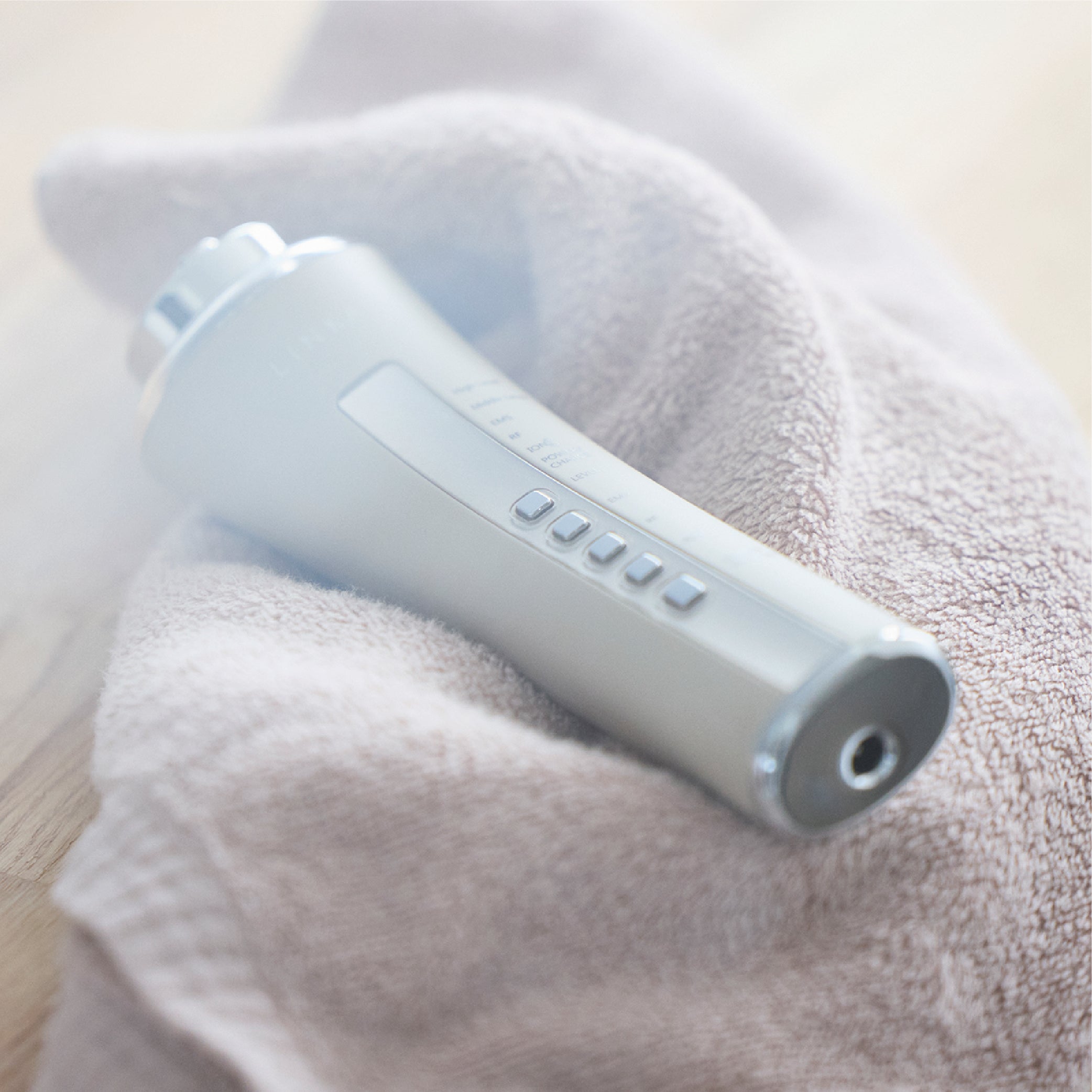 LINKA マルチフェイシャルトリートメント(EMS・LED・RF美顔器)