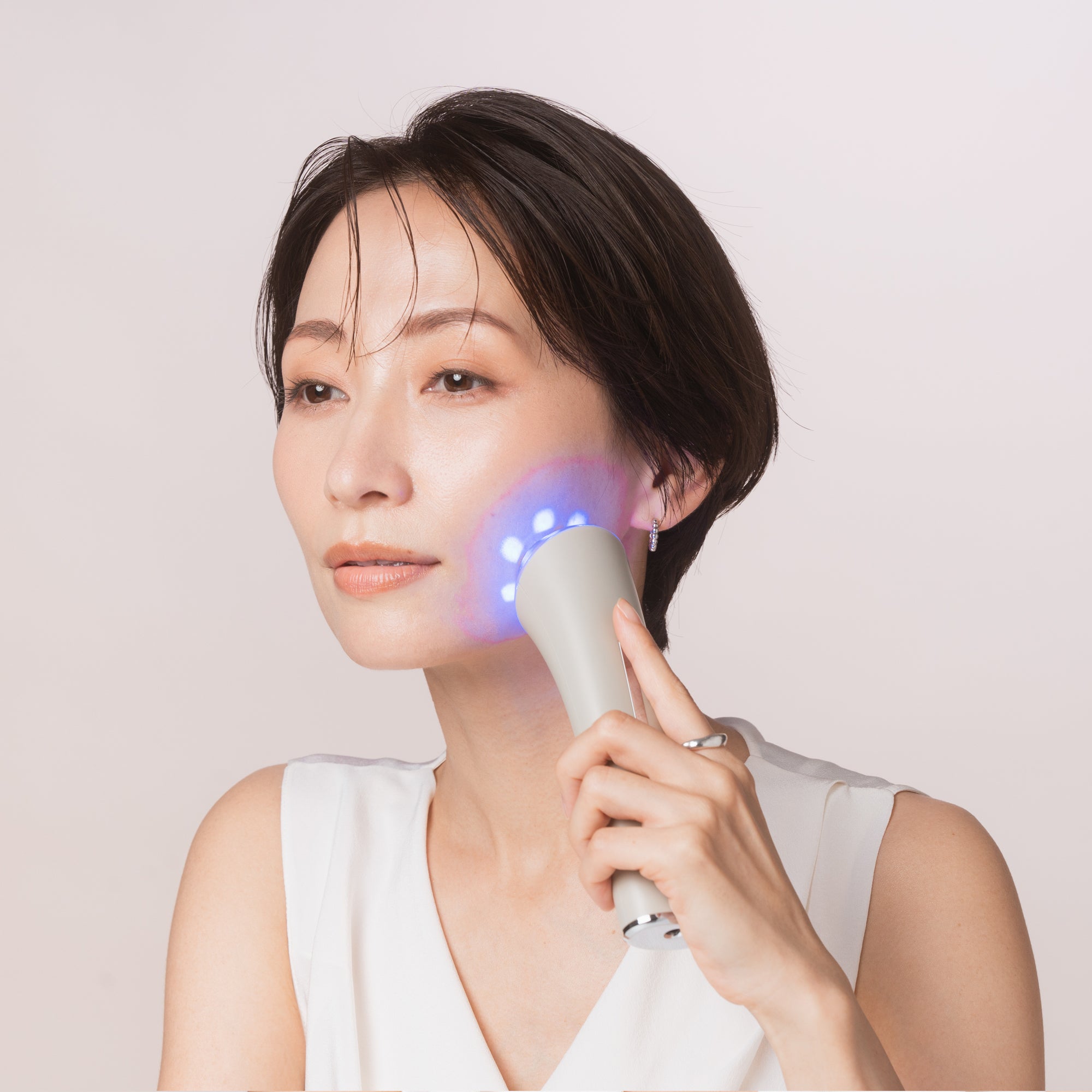 マルチフェイシャルトリートメント (EMS・LED・RF美顔器)